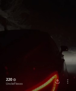 1000095785