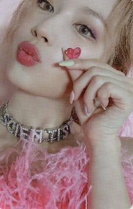 heart candy sana