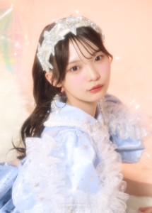 Takanashi Yuna (MORE STAR)