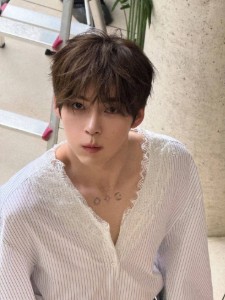 Hanbin (ZEROBASEONE)