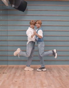 boyfriends posing 2