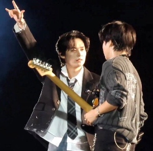 I love you handsign