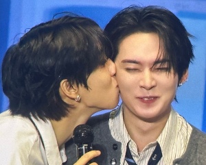 cheek kiss