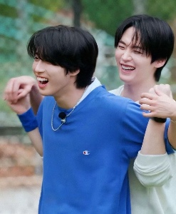 protecting Jisung