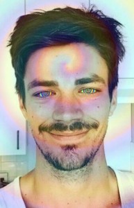 Grant Gustin gaynotized full eye