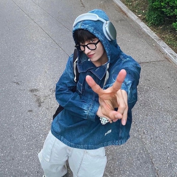 dk (seventeen)