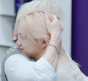 2kr hug
