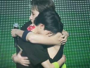 maniac tour "i'm sorry" hug