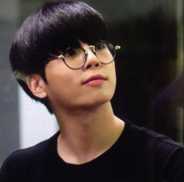 Switch Jonghyun