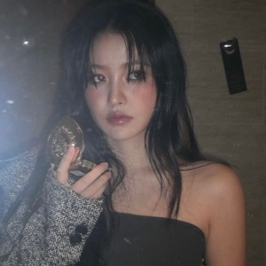 yeri (red velvet)