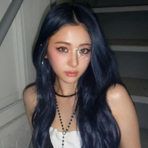 yunjin (le sserafim)