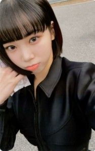 chaewon (black petrol ver.)