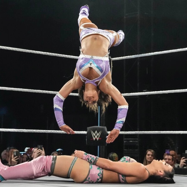Kelani Jordan – One of a Kind Moonsault