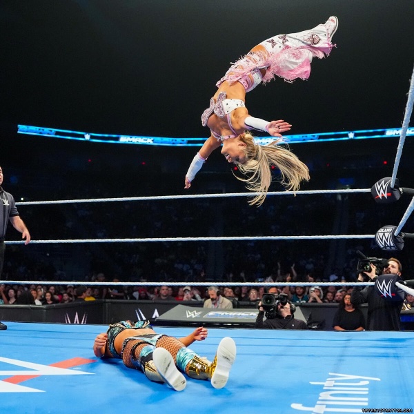 Tiffany Stratton – Prettiest Moonsault Ever