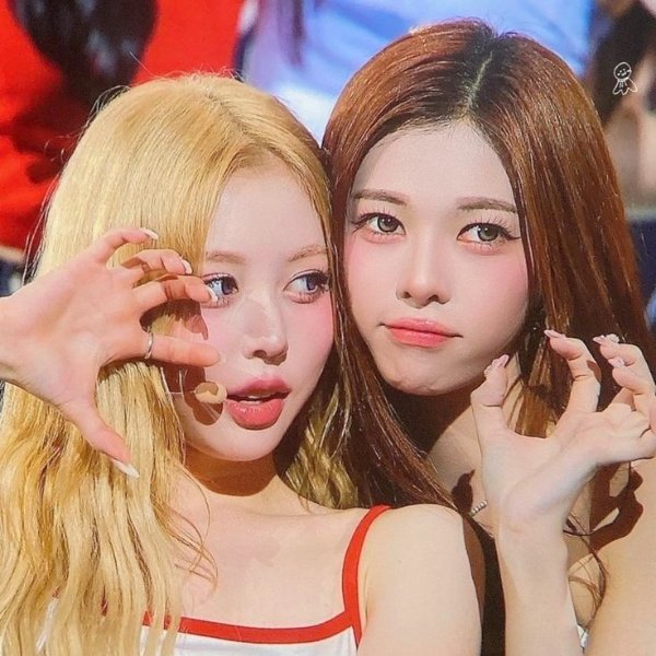 S10 x S2 Auntiez