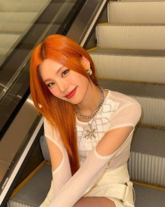 Long straight orange