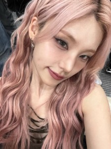 Long wavy pink